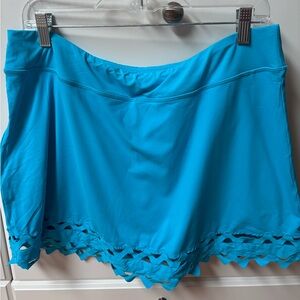 Lilly XL Luxletic skort in bright turquoise and with fun detailing on bottom